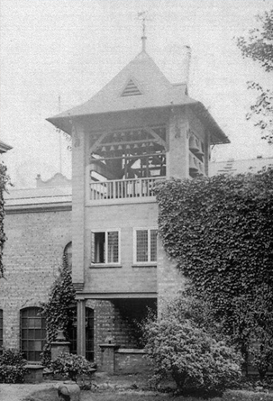 The carillon tower circa 1921 when Bellfoundry House garden still existed. 0n8018